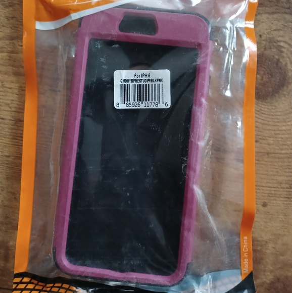 Iphone 6 pink case w/ crystals - Picture 2 of 2